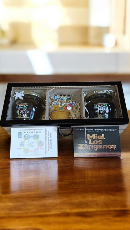 Caja con tapa de Cristal 🎁2 Mieles diferentes , botes de Miel de 130 g ,y Palo de Madera Para Miel🎁 y  una vela de cera pura de abeja  Osito o Búho 🦉